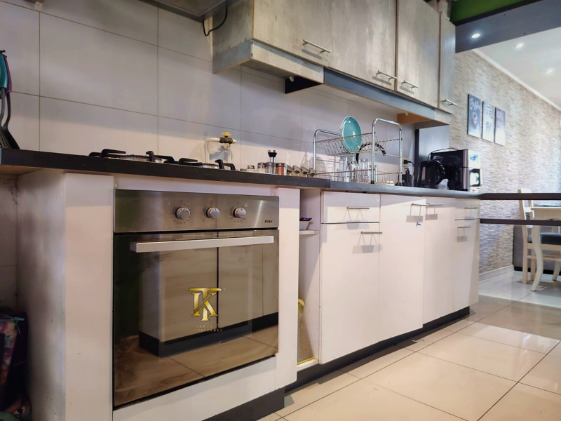 Cercano Av, Principal y Supermercados