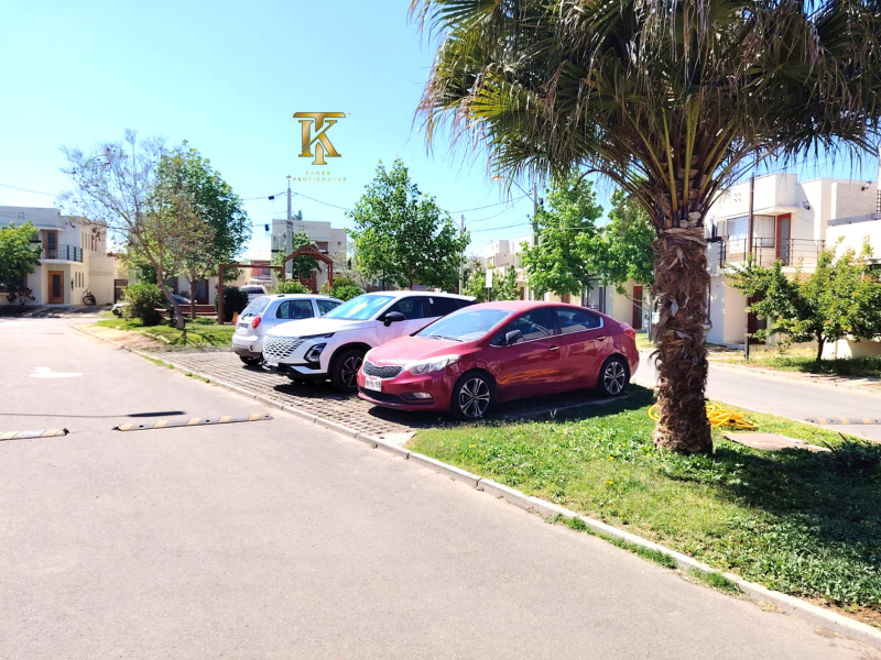 Cercano Av, Principal y Supermercados