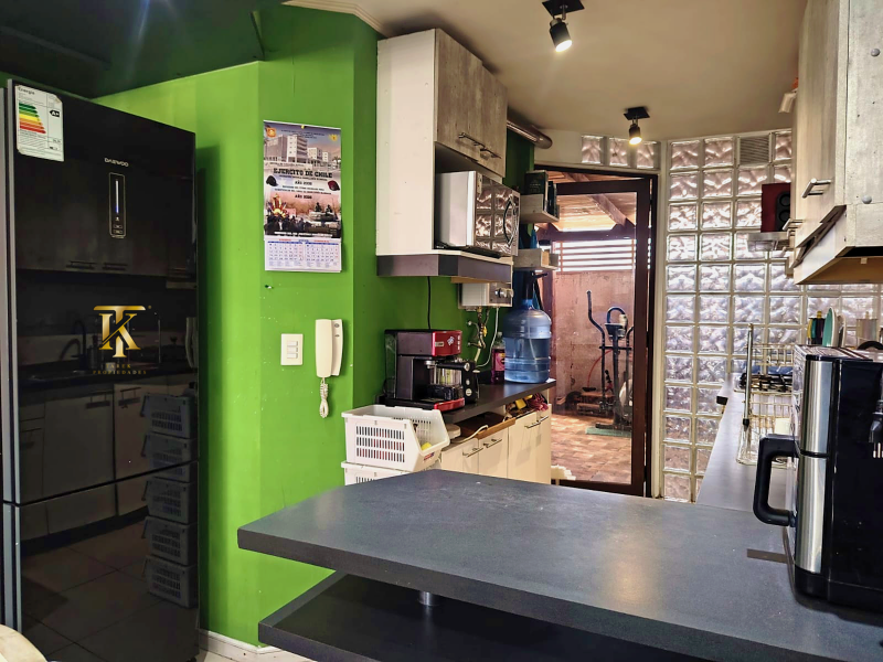 Cercano Av, Principal y Supermercados