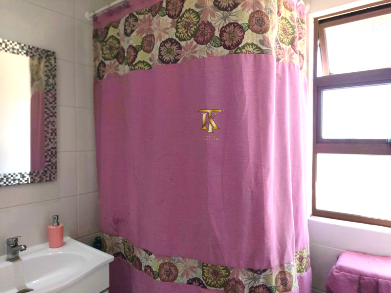 Cercano Av, Principal y Supermercados