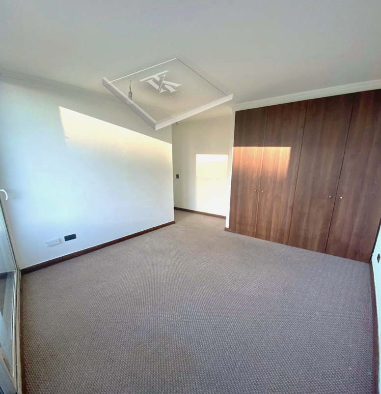 A Pasos del Metro y Comercio Con Vista Norte y Poniente.