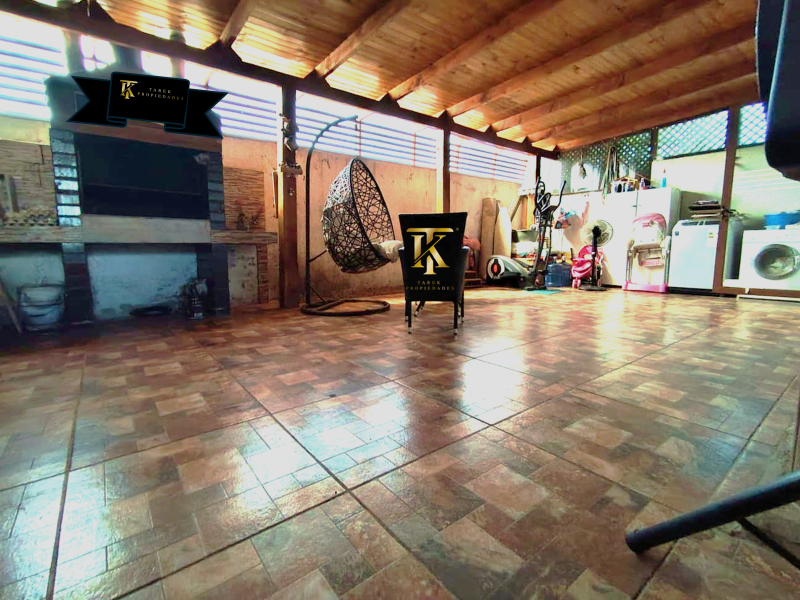 Cercano Av, Principal y Supermercados