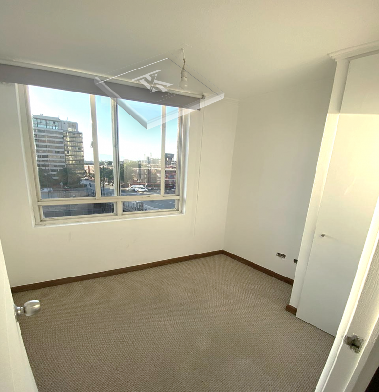 A Pasos del Metro y Comercio Con Vista Norte y Poniente.