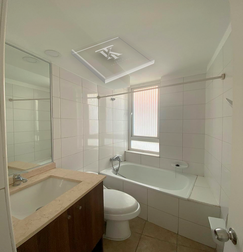 A Pasos del Metro y Comercio Con Vista Norte y Poniente.