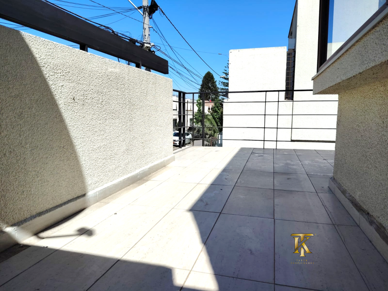 Cercano Av, Principal y Supermercados