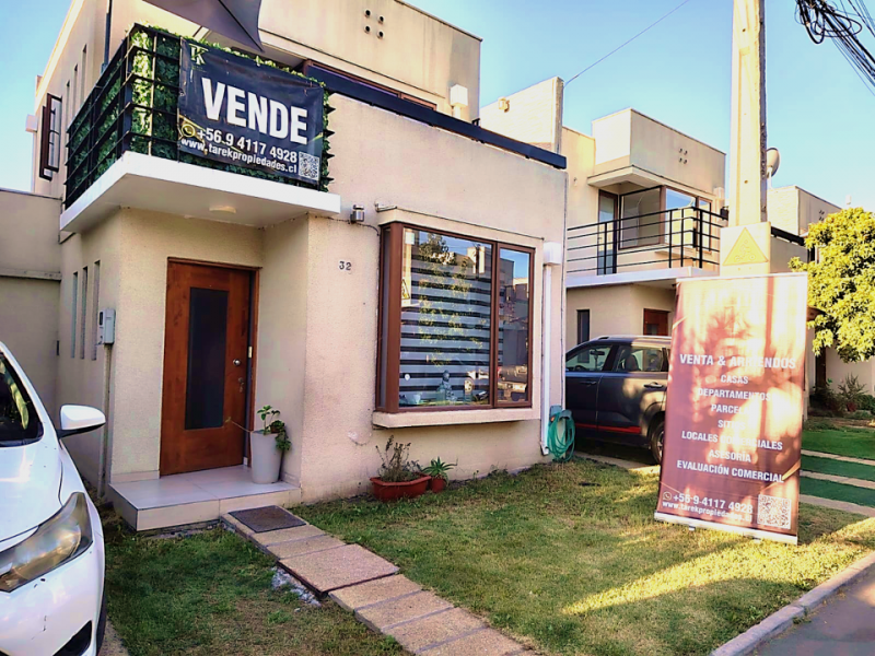 Cercano Av, Principal y Supermercados