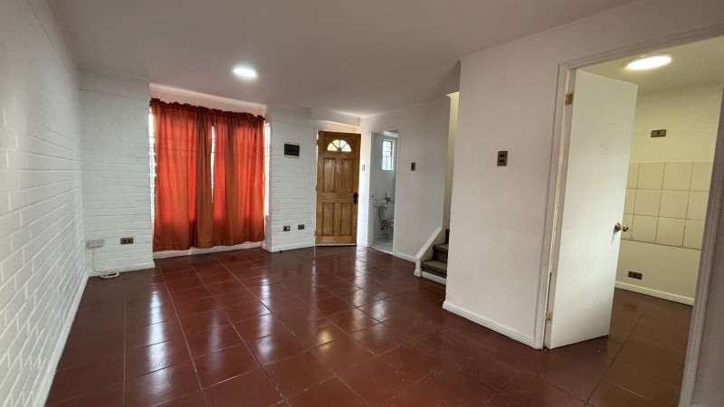 Linda Casa en Arriendo 3D+2B+E Puente Alto