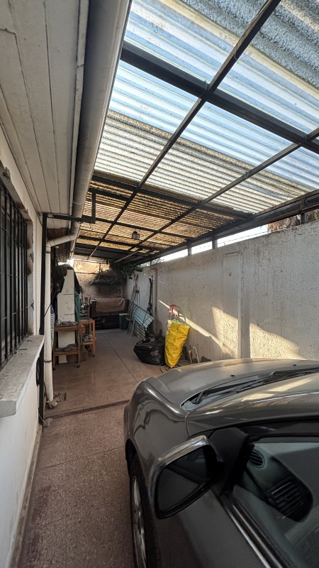 Se Vende Linda y Amplia Casa Esquina en Ñuñoa 4D+1B