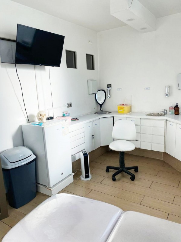Se Vende Oficina Con Dos Salas de Procedimientos Medicos