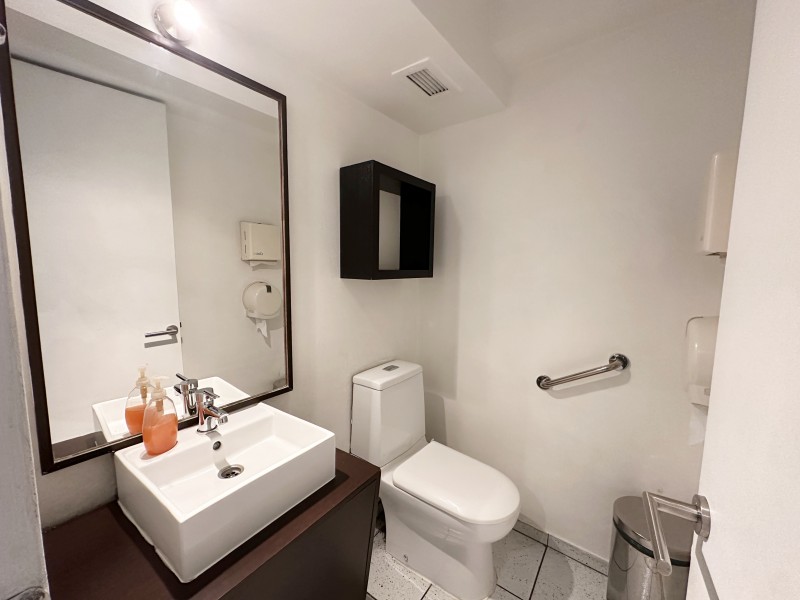 Se Arrienda Oficina en la Calle las Bellotas