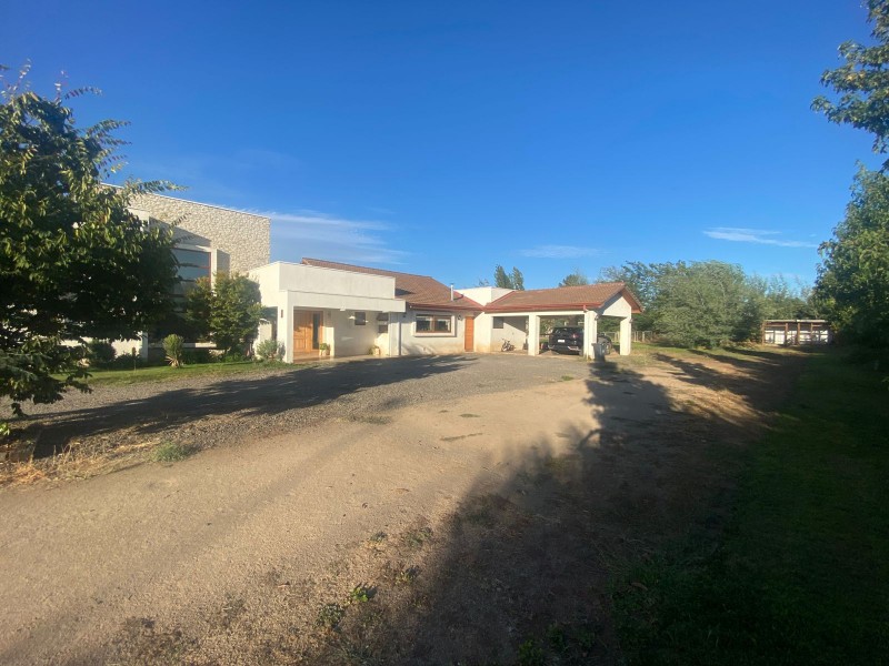 Hermosa y Amplia Parcela Con Casa de 2 Pisos 6D5B+E!!!