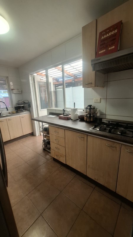 Hermosa Casa de 2 Pisos 4D3B Valor Conversable