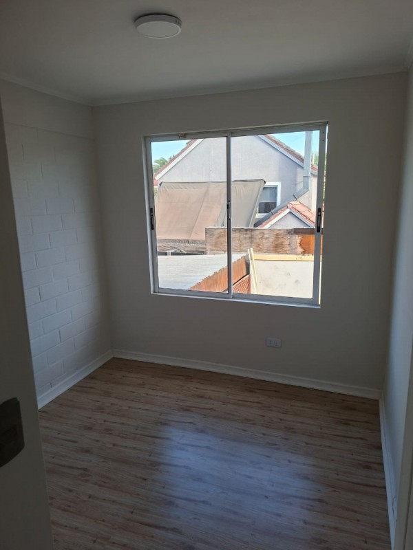 Hermosa Casa en Micro Barrio Con Porton Interno!!!