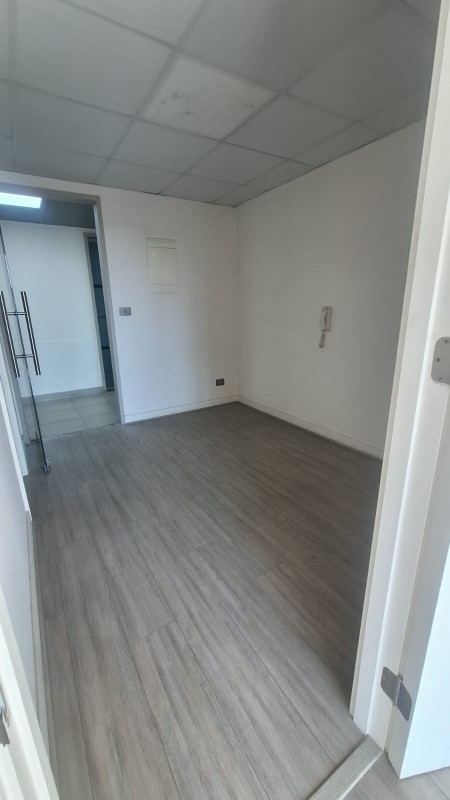 Amplia Oficina Dos Ambientes en Maipú