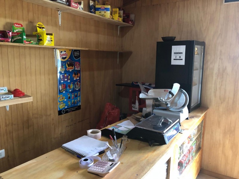 Acogedora Casa Esquina en Pleno Centro de Máfil