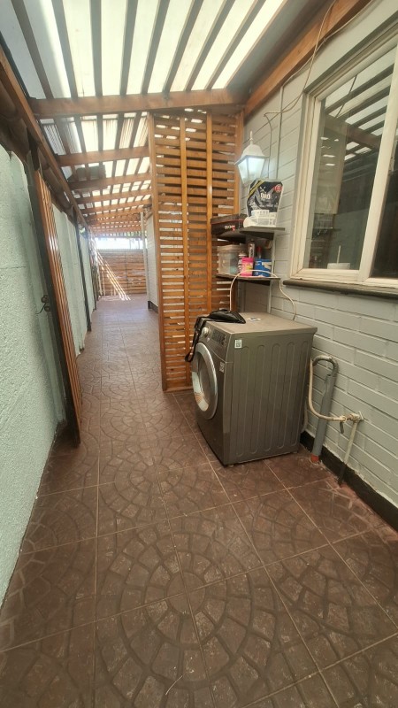 Hermosa Casa de 2 Pisos 4D3B Valor Conversable