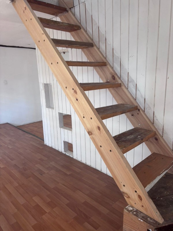 Casa Esquina 2 Pisos en Venta