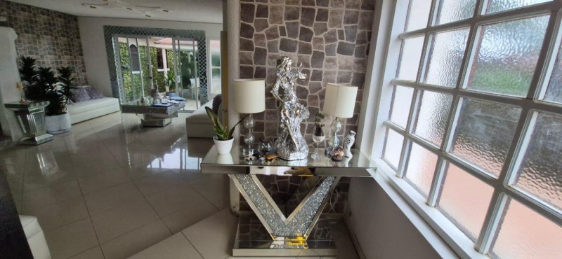 Hermosa Casa 2 Pisos 4D4B+E