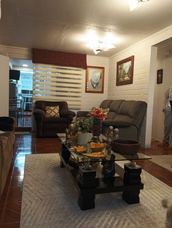Oportunidad Casa en Villa Alemana |5D3B+E| Valor Conversable