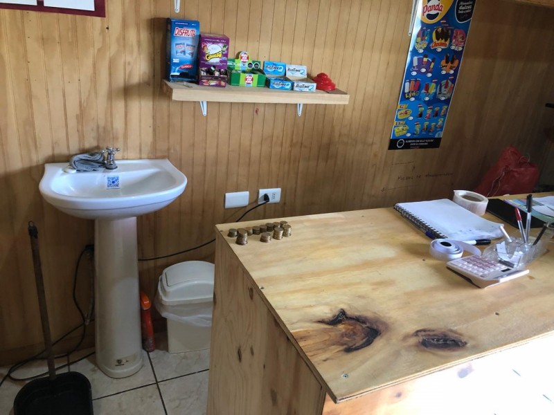 Acogedora Casa Esquina en Pleno Centro de Máfil