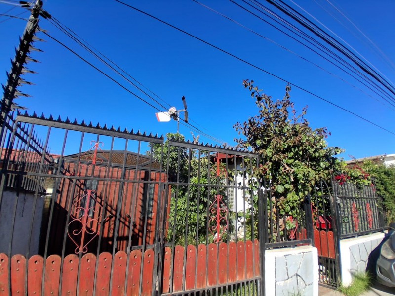 Amplia Casa Pareada en Qulpué 3D1B