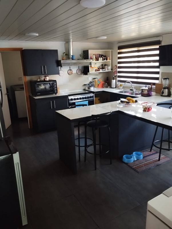 Hermosa y Amplia Casa 4D1B+E+B!!!