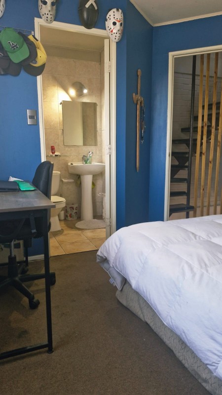 Oportunidad Casa de 3 Pisos Semi Amoblada