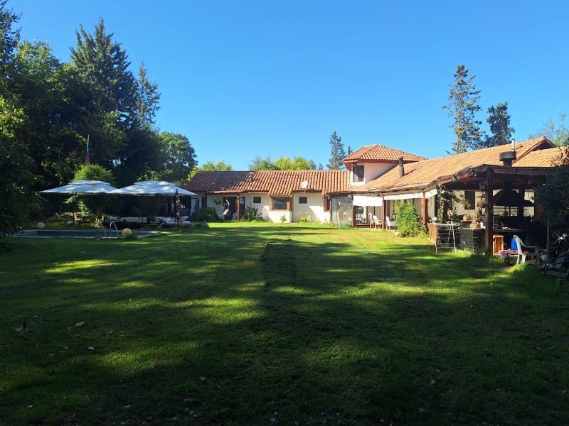 Parcela Con Casa Familiar en Condominio + Piscina + Quincho