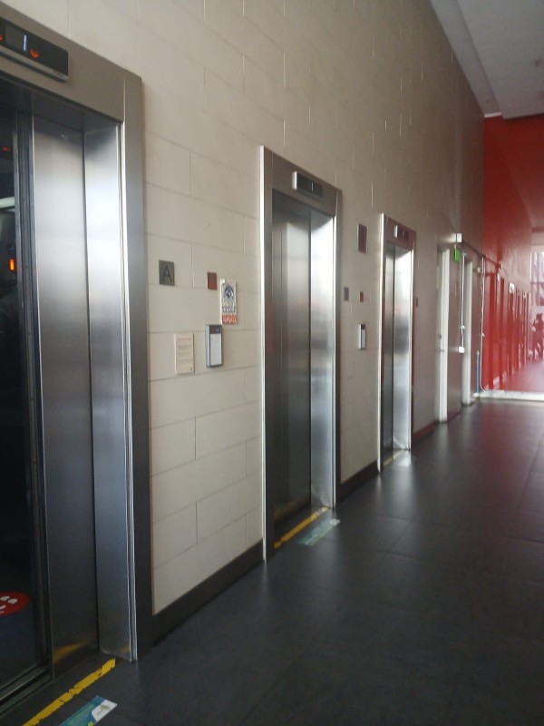 Vende Ofic 1 Privado-1Baño Metro Padre Hurtado
