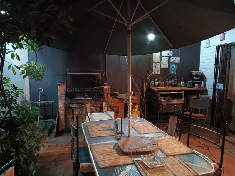 Oportunidad Amplia Casa de 3 Pisos en Maipu |5D4B
