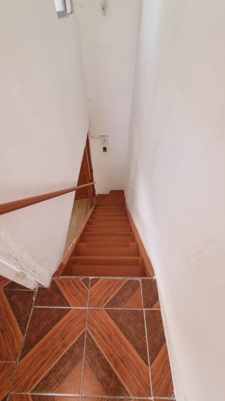 Hermosa y Amplia Casa de 2 Pisos 2D1B!!!