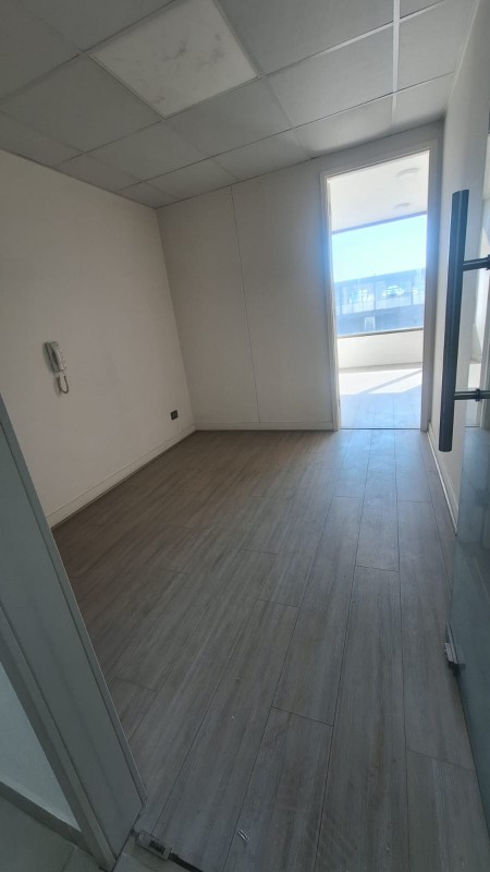 Amplia Oficina Dos Ambientes en Maipú
