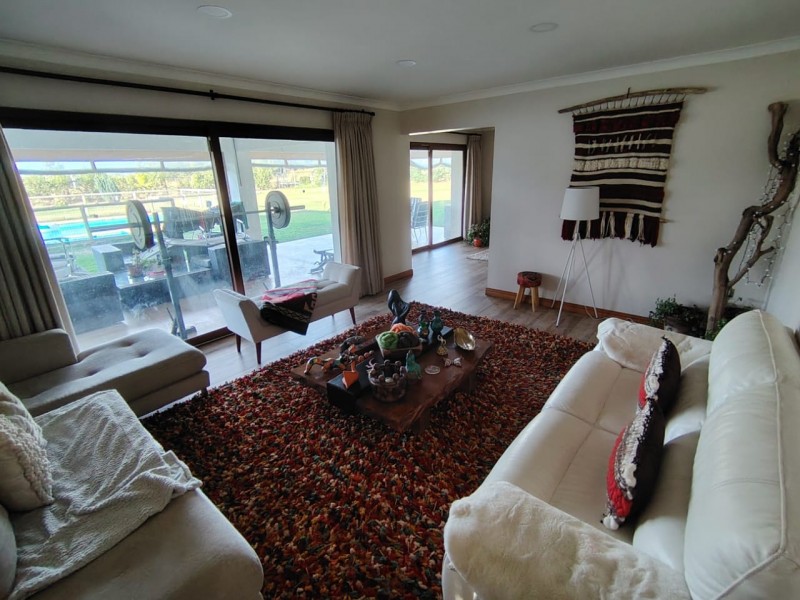 Hermosa Parcela Con Casa de 2 Pisos en Arriendo, 6D5B+E!