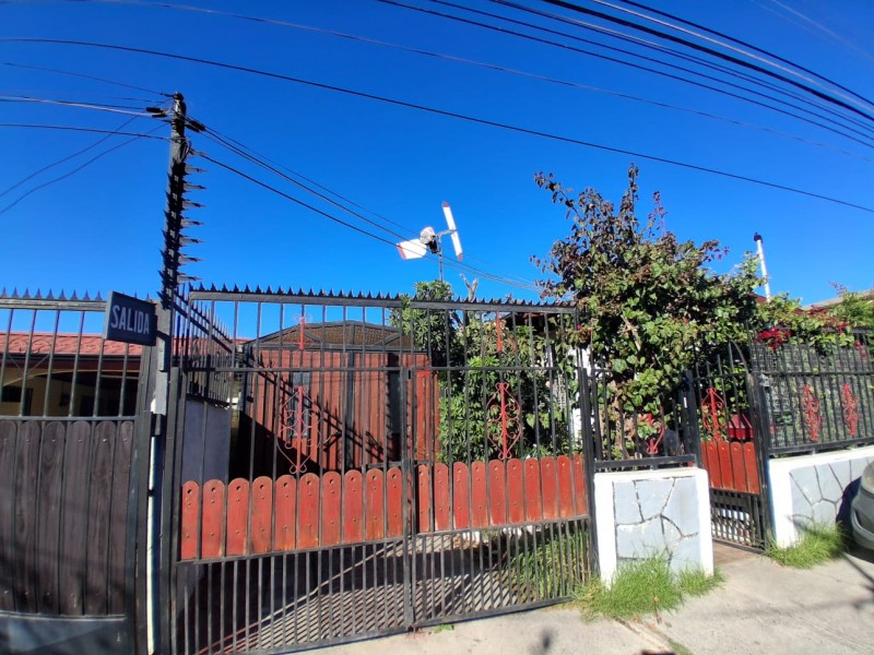 Amplia Casa Pareada en Qulpué 3D1B