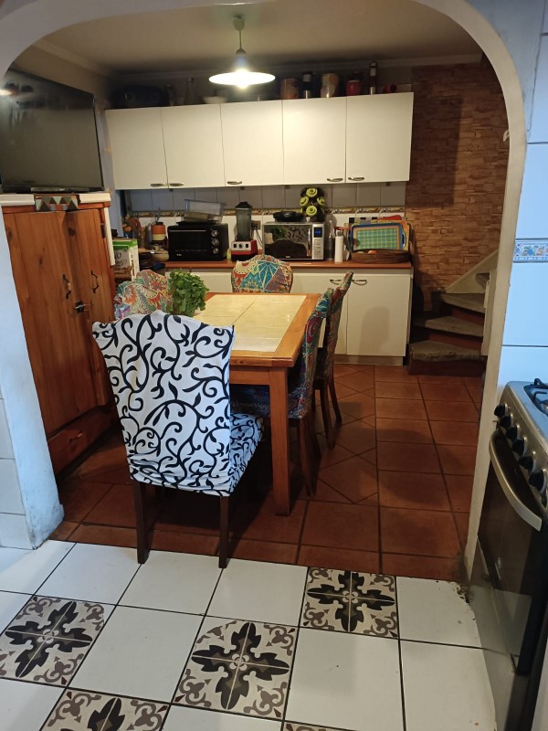Oportunidad Amplia Casa de 3 Pisos en Maipu |5D4B