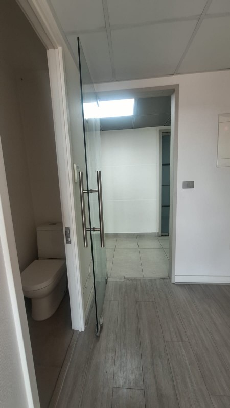 Amplia Oficina Dos Ambientes en Maipú