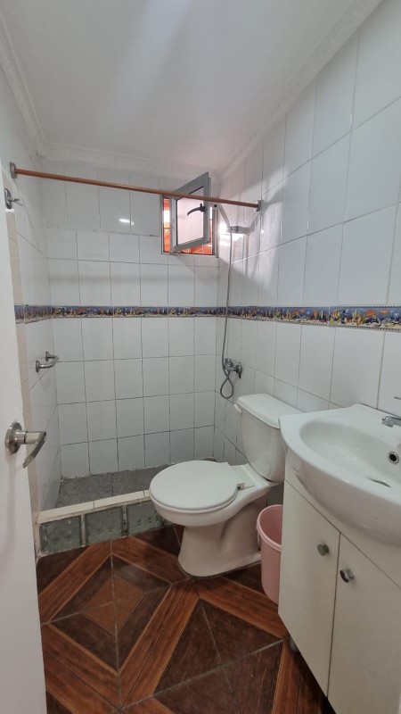 Hermosa y Amplia Casa de 2 Pisos 2D1B!!!