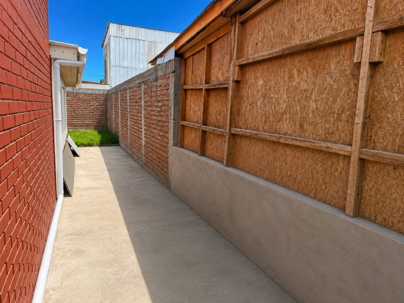 Casa Sólida y Regularizada en Melipilla| 3D+Estacionamiento