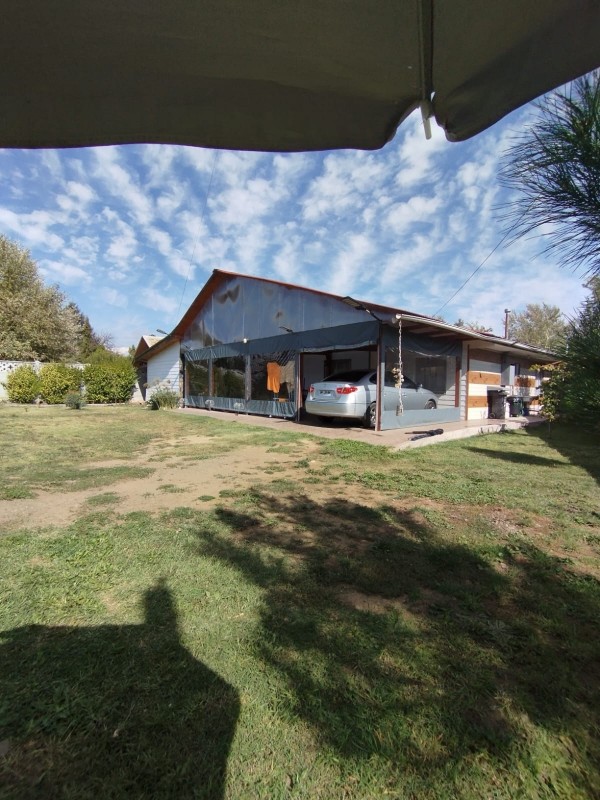 Hermosa y Amplia Casa 4D1B+E+B!!!