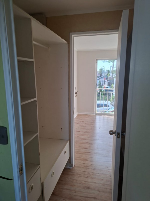 Hermosa Casa en Micro Barrio Con Porton Interno!!!