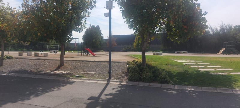 Hermosa Casa Esquina en Colina!