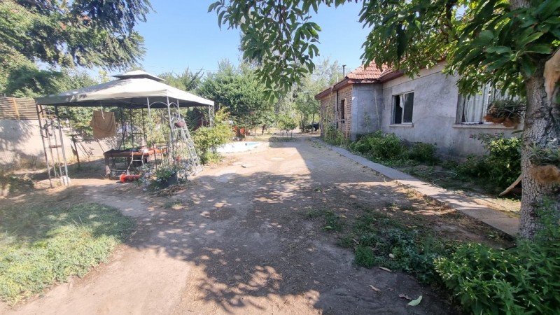 Terreno de 2450M2 Con 2 Casas!!!