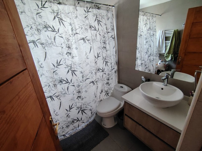 Hermosa Parcela Con Casa de 2 Pisos en Arriendo, 6D5B+E!