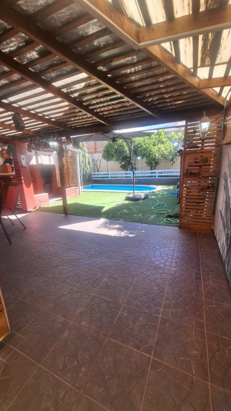 Hermosa Casa de 2 Pisos 4D3B Valor Conversable