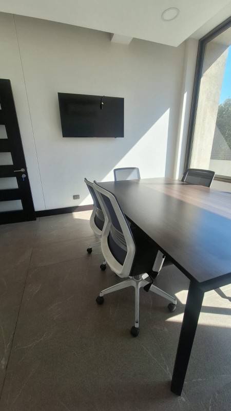 Amplia Oficina Dos Ambientes en Maipú