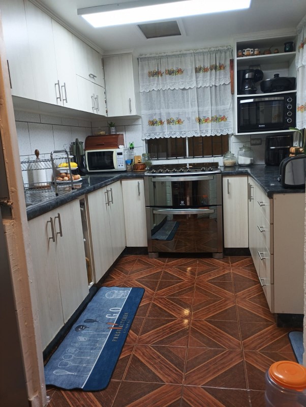 Oportunidad Casa en Villa Alemana |5D3B+E| Valor Conversable