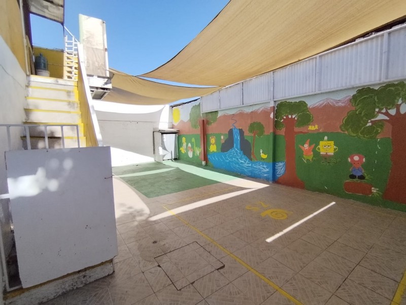 Hermosa Casa Comercial 5D3B Conchali en Venta
