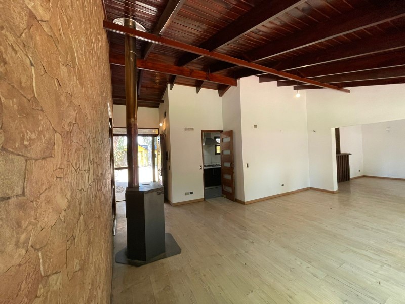 Parcela Con Casa Estilo Colonial 5D4B+E !!!