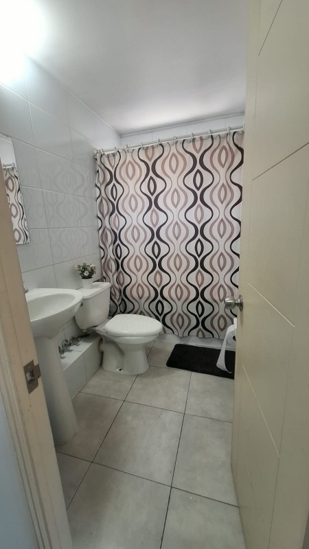 Hermosa Casa de 2 Pisos 4D3B Valor Conversable