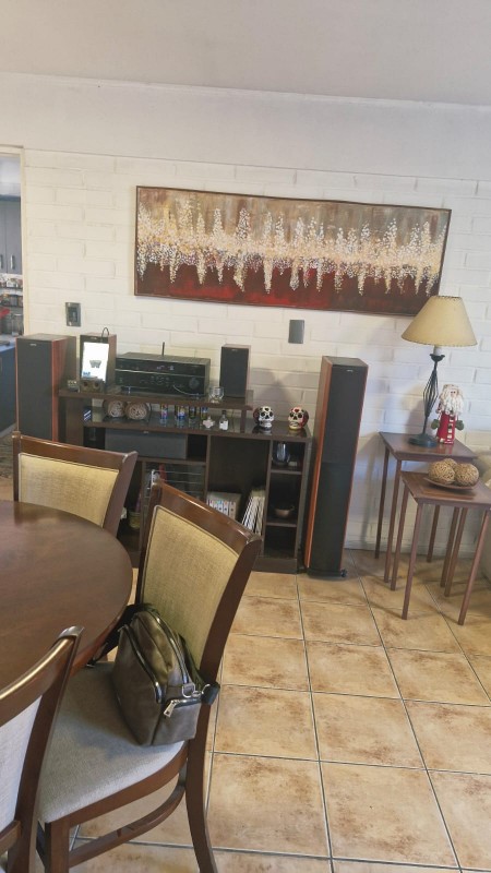 Oportunidad Casa de 3 Pisos Semi Amoblada